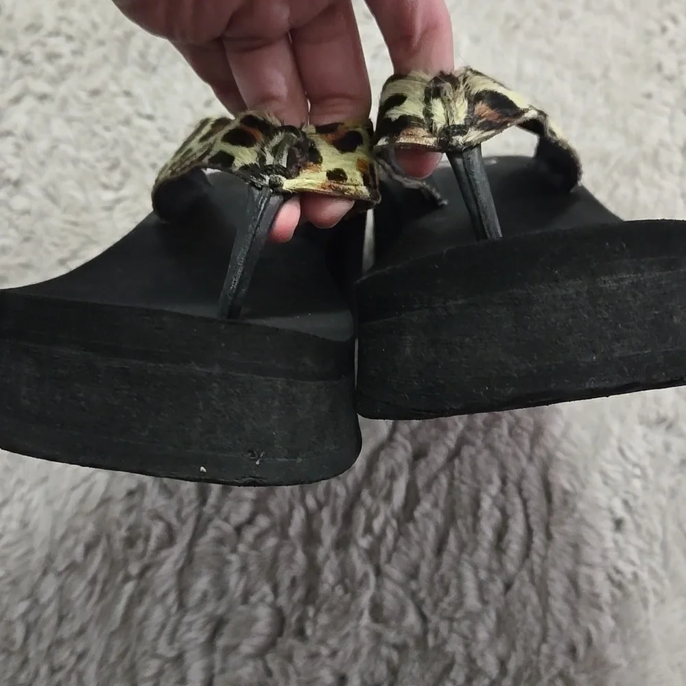 Reef Y2K black animan print platforms sandals size 7
